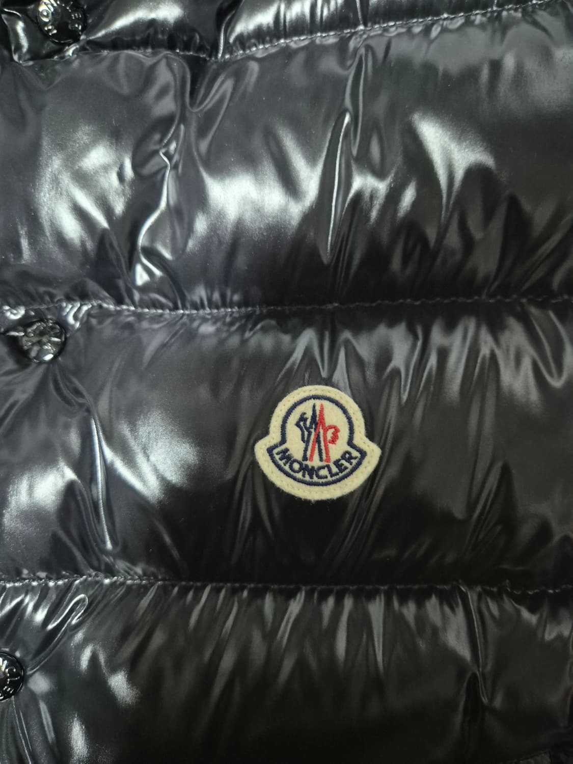 몽클레어 티브 2사이즈 블랙 판매합니다! 상품이미지2