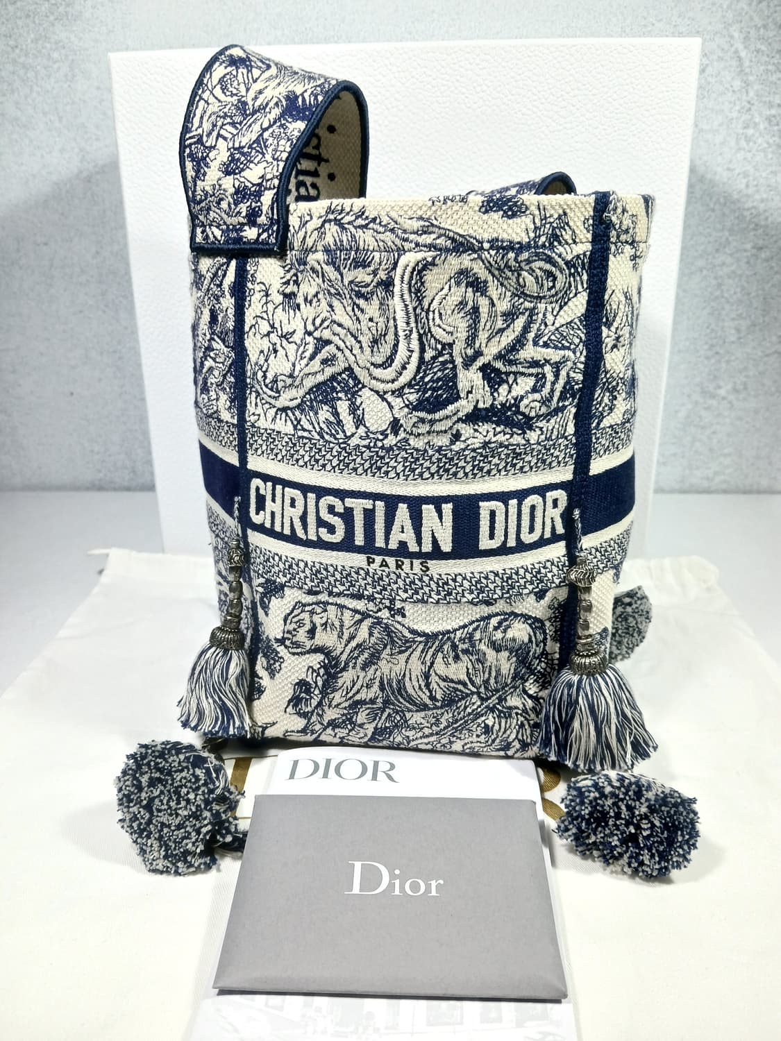 디올 디버블 버킷백 M1276VTDT 상품이미지1