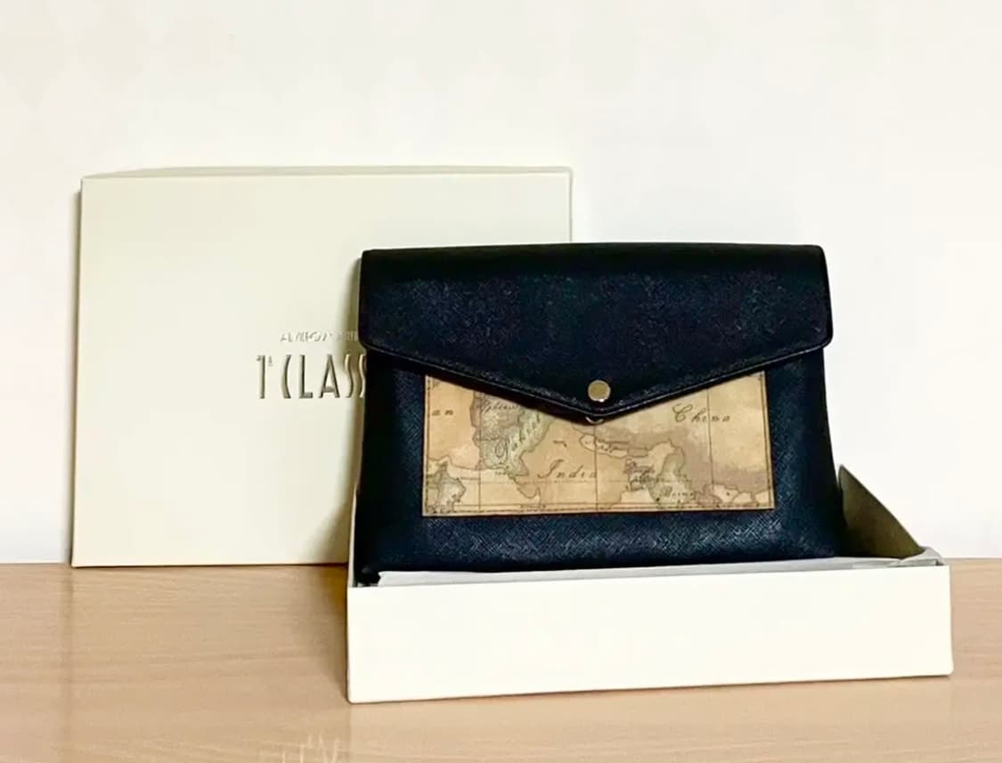 프리마클라쎄 클러치백 상품이미지1