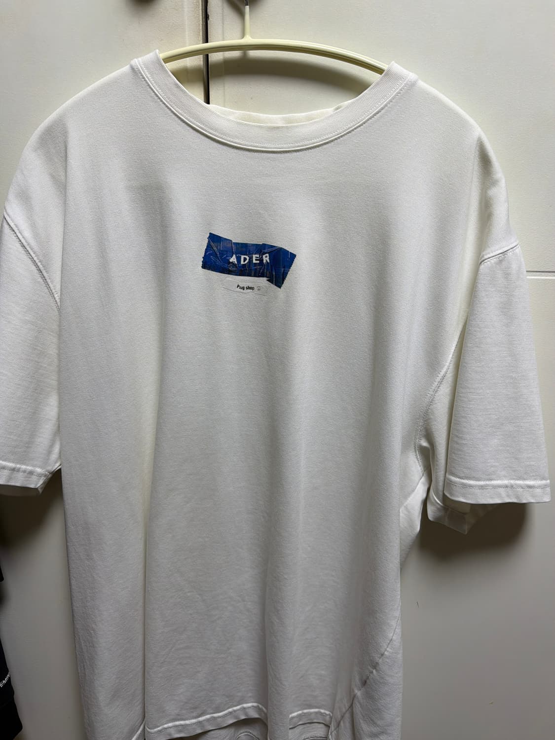 아더에러 해운대 익스클루시브 반팔 A2사이즈 판매합니다 상품이미지1