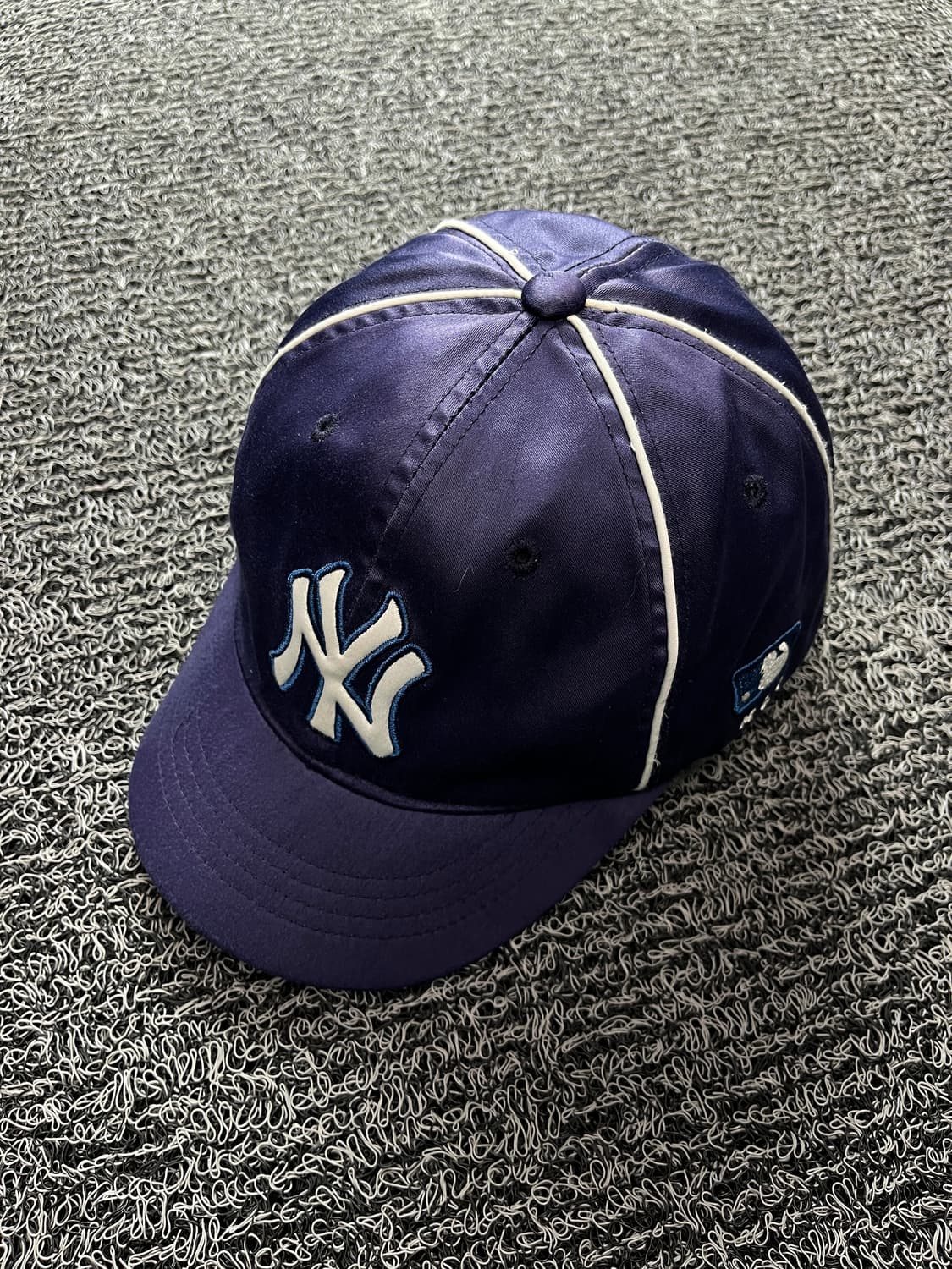 MLB 뉴욕 양키스 빅로고 새틴 볼캡 상품이미지1