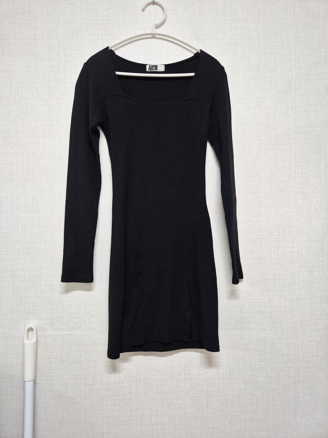 ARU 블랙 골지 미니 원피스 상품이미지1