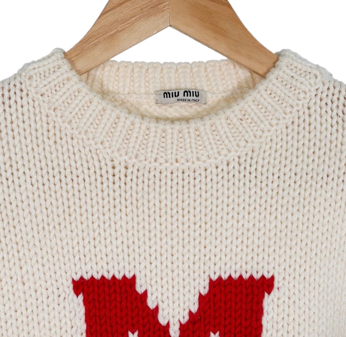 [38] 미우미우 여성 헤비 울 케이블 M로고 크루넥 니트 스웨터 화이트 상품이미지5