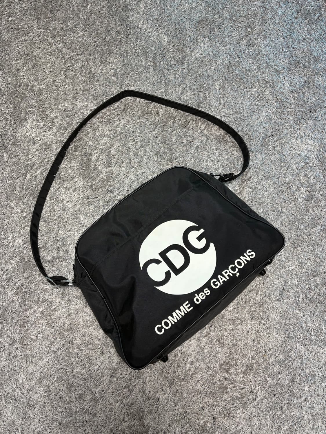 꼼데가르송 크로스백 상품이미지1