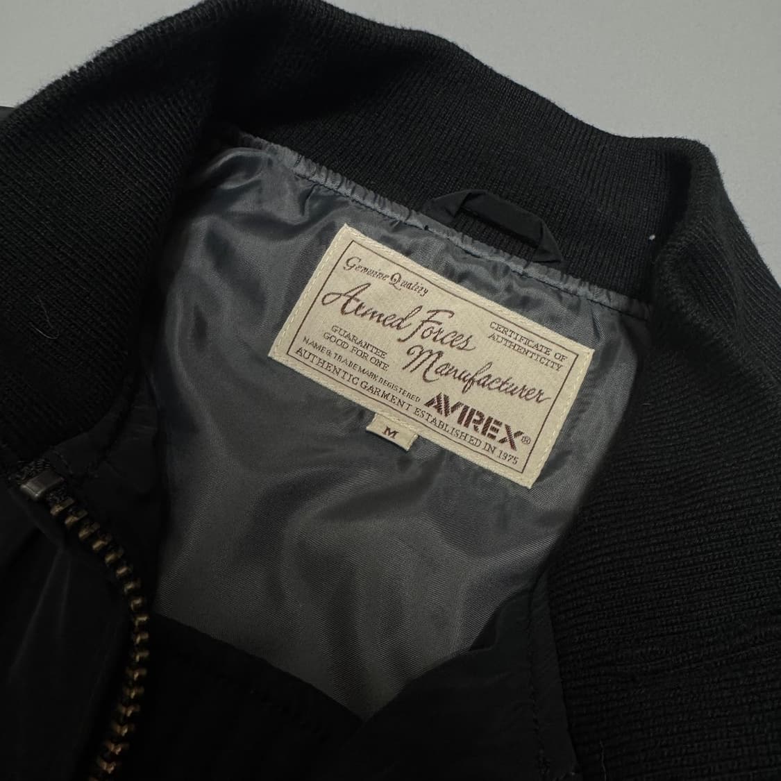 아비렉스 블랙컬러 나일론 양면 자수로고 패치 나일론 플라이트 자켓 상품이미지3