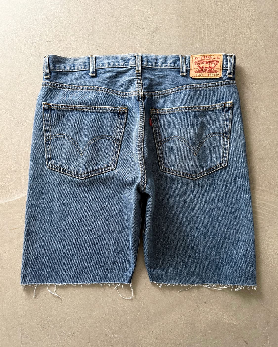 Vintage Levi's 505 Denim Shorts 상품이미지2