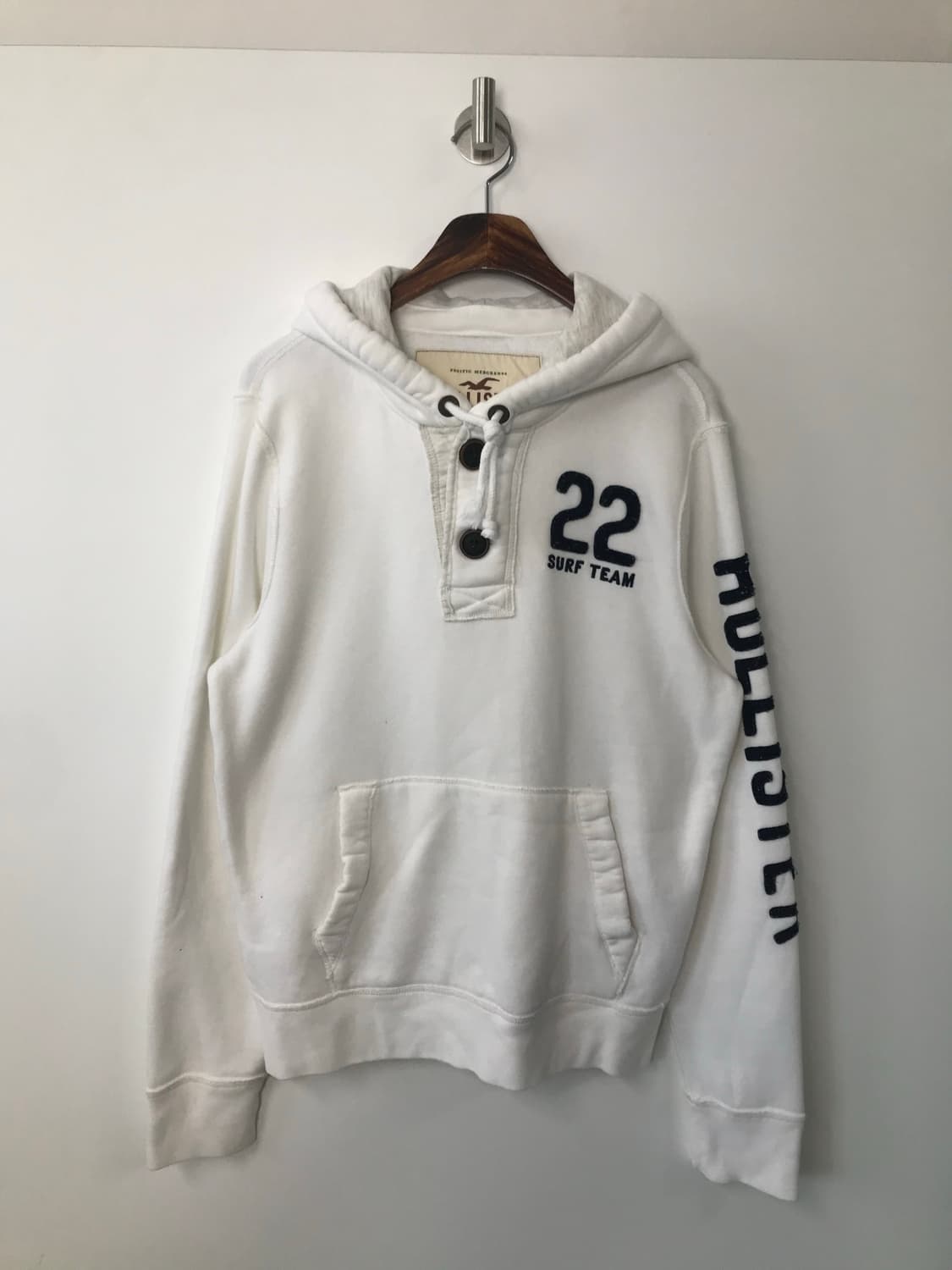 홀리스터 자수로고 화이트 버튼 후드티 상품이미지2