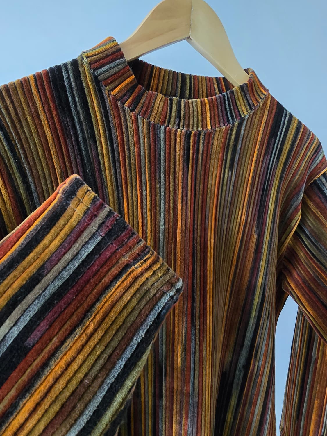 스트라이프 벨벳 텍스처 톱
 상품이미지3