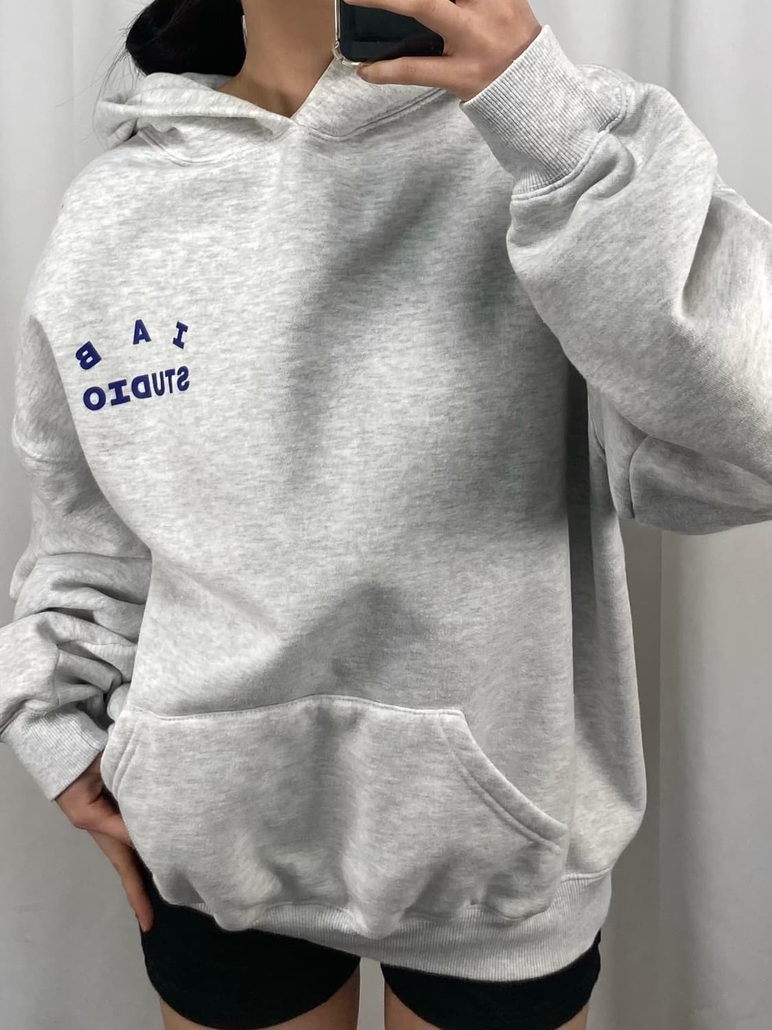 아이앱스튜디오 그레이 후드티 상품이미지1