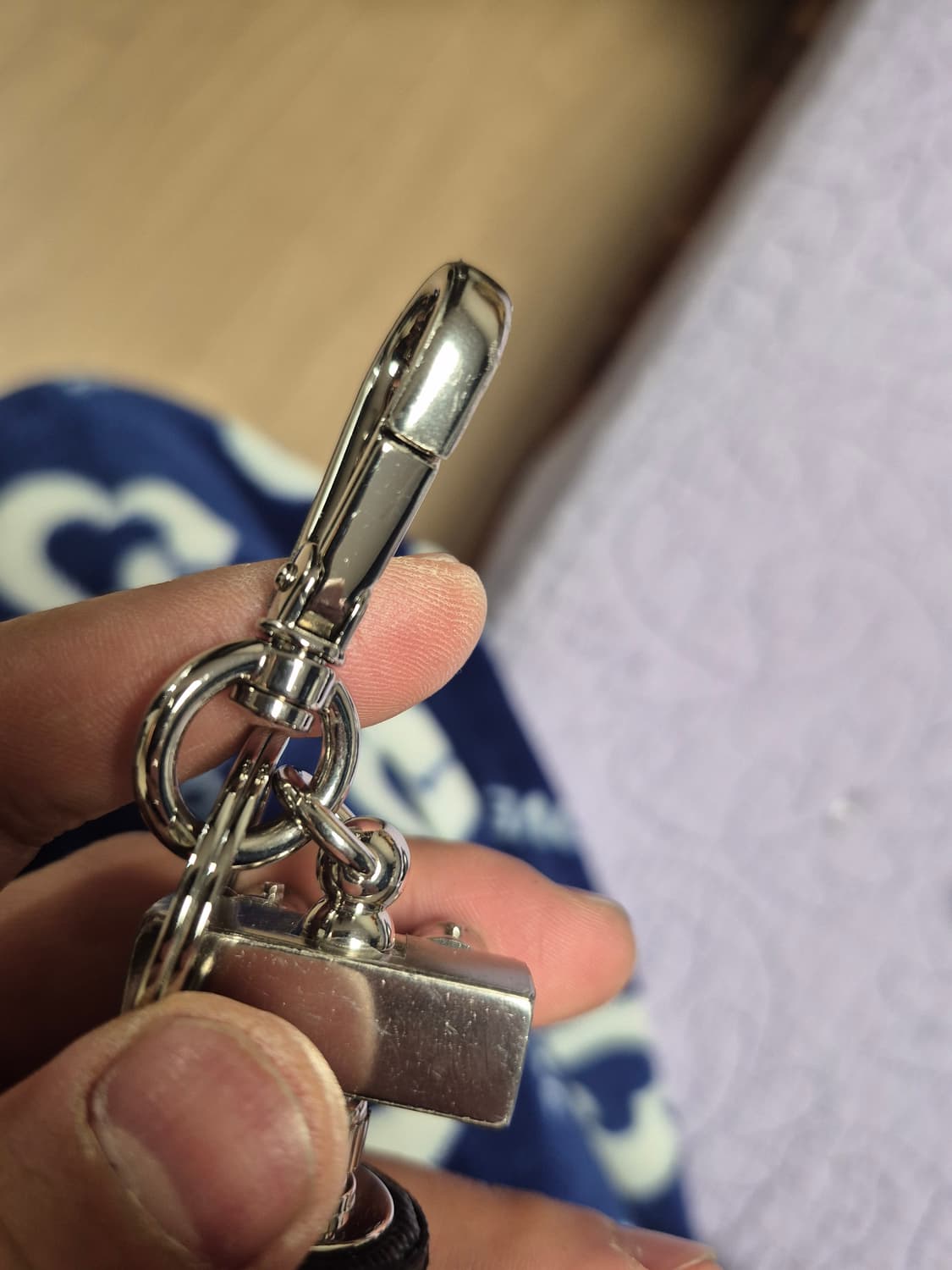 프라다 로봇 사피아노 가죽 백 참 키링 상품이미지4