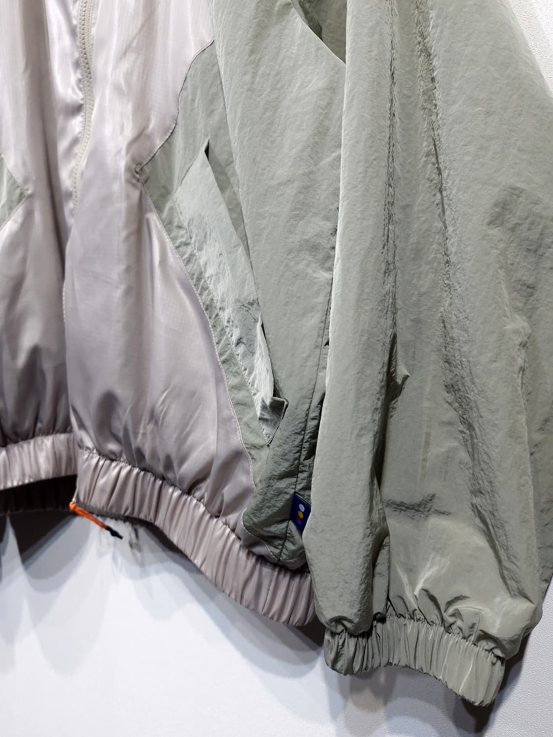 아이앱 스튜디오 x 아케인 에코 트랙탑 더스트오렌지 상품이미지5