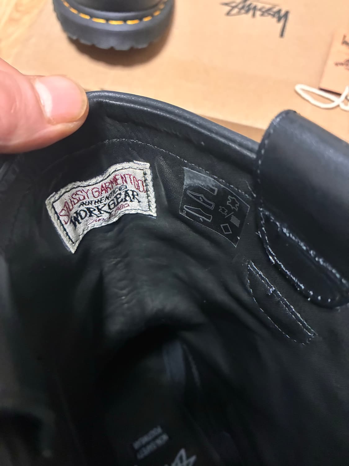 닥터마틴X스투시 데콘 와나마 레더부츠 상품이미지3