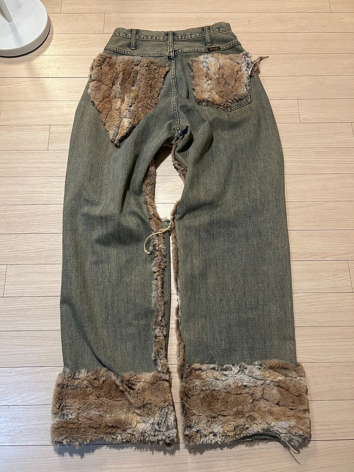 Wrangler Fur Detail Denim Pants 상품이미지10