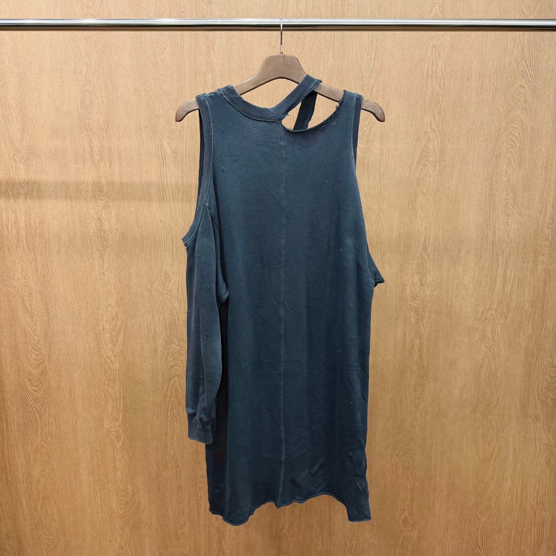 디젤 오프숄더 롱원피스 컷아웃 숄더 디스트로이드 디테일 다크 그레이 상품이미지3