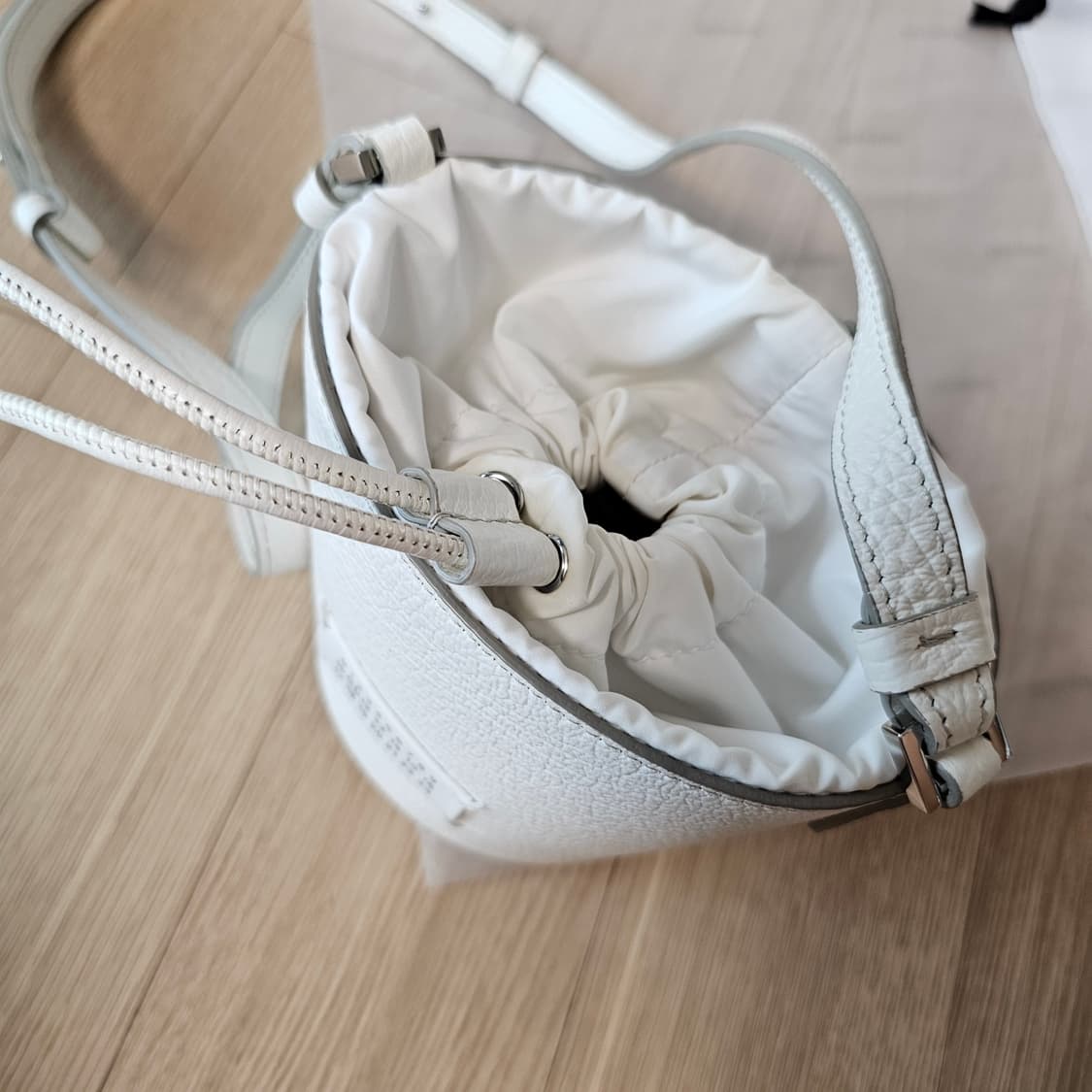 메종 마르지엘라 5AC 레더 버킷백 숄더백 크로스백 가방 MM6 여성 상품이미지5