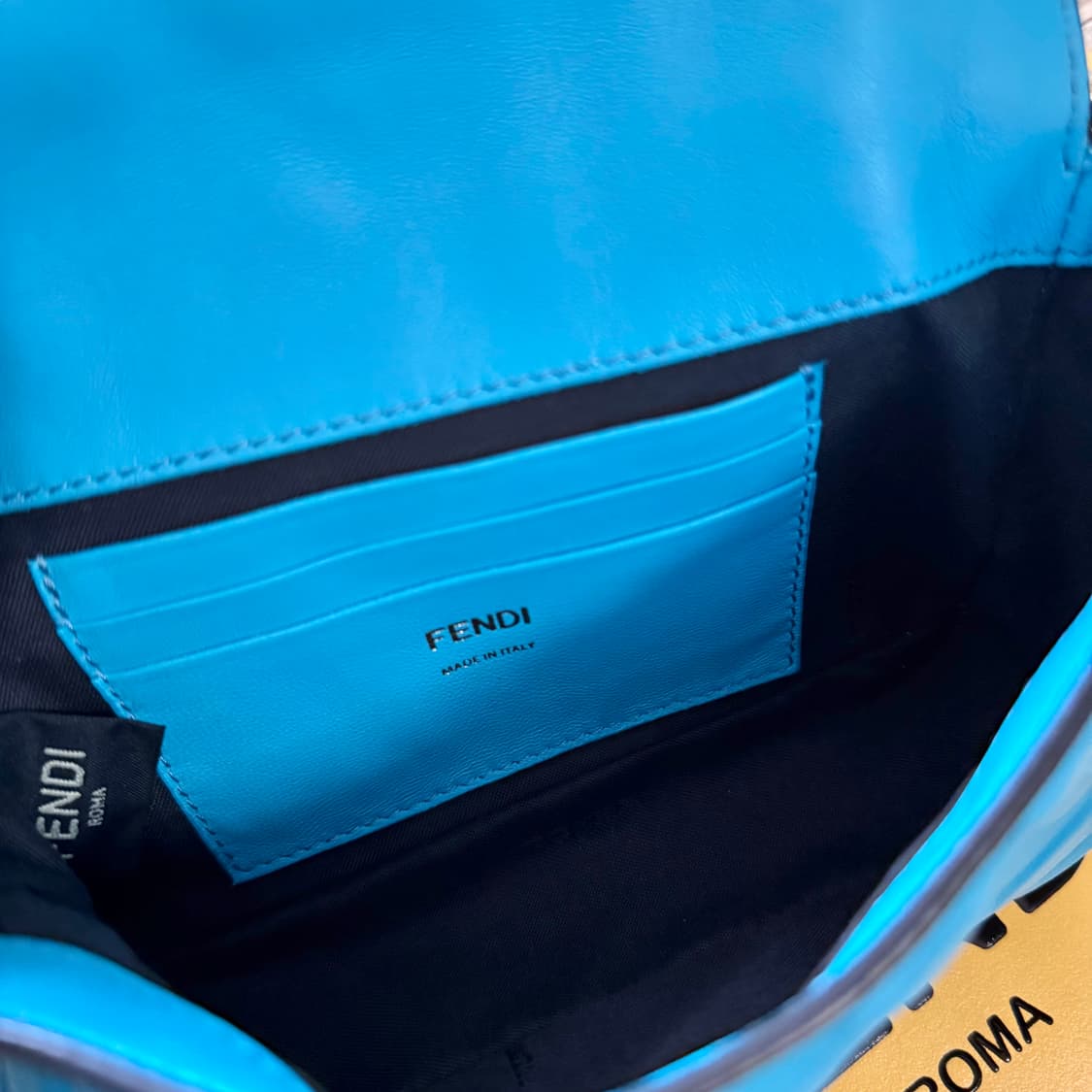 펜디 바게트백 정품 (귀한컬러) 상품이미지5