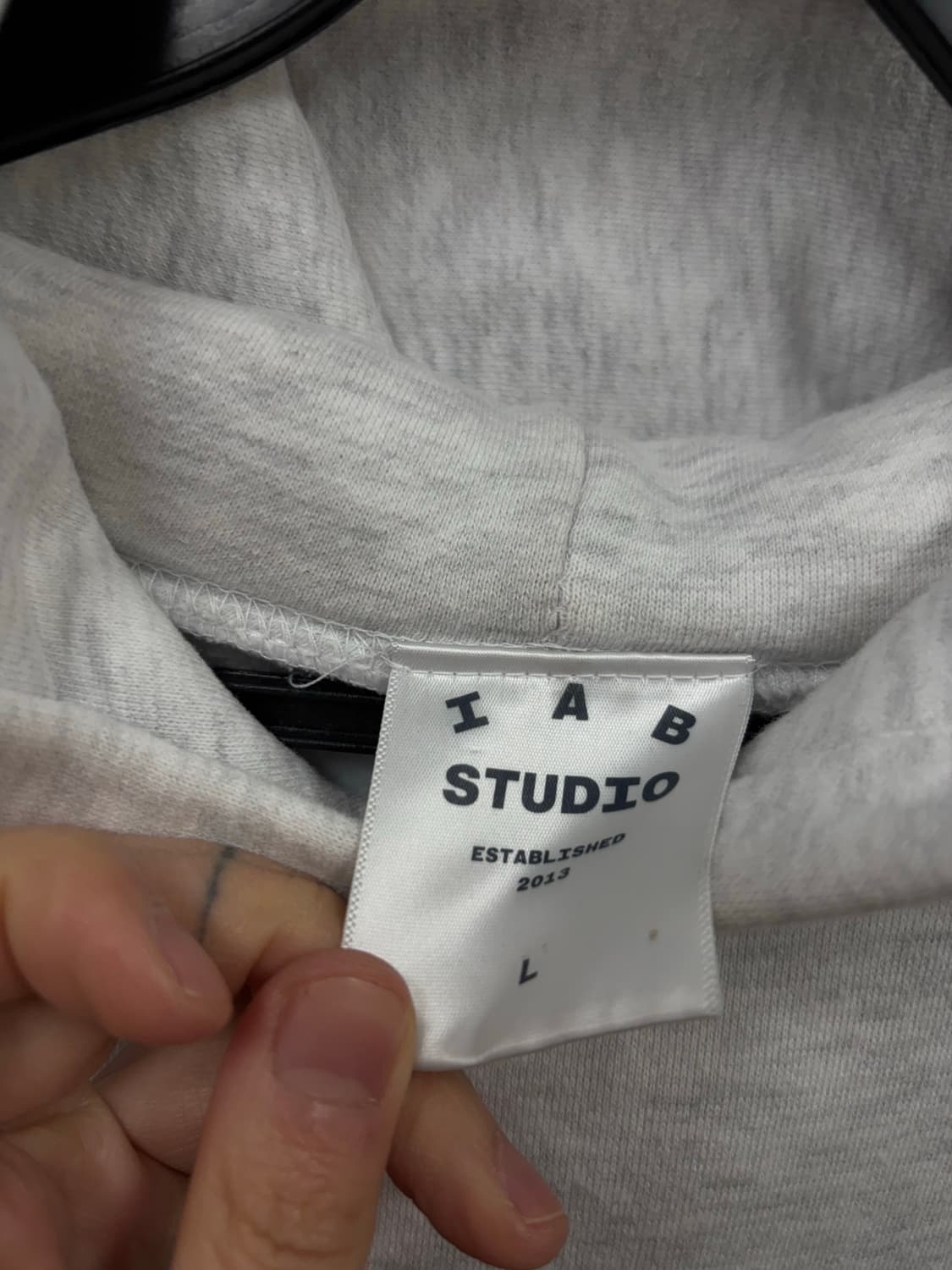 아이앱 스튜디오 백로고  후드티 상품이미지5