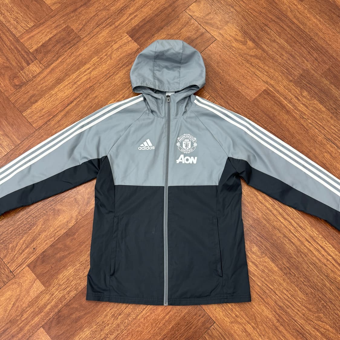 해외판 M(100) 이디다스 맨체스터 유나이티드 바람막이 자켓  상품이미지3
