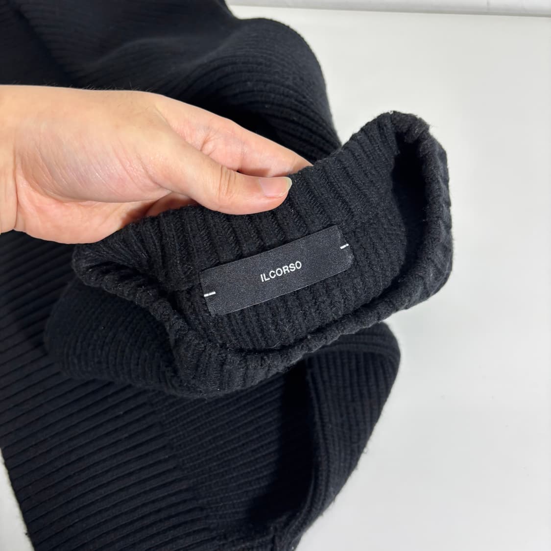 L 100 일꼬르소 블랙 울 케이블니트 베스트 상품이미지5
