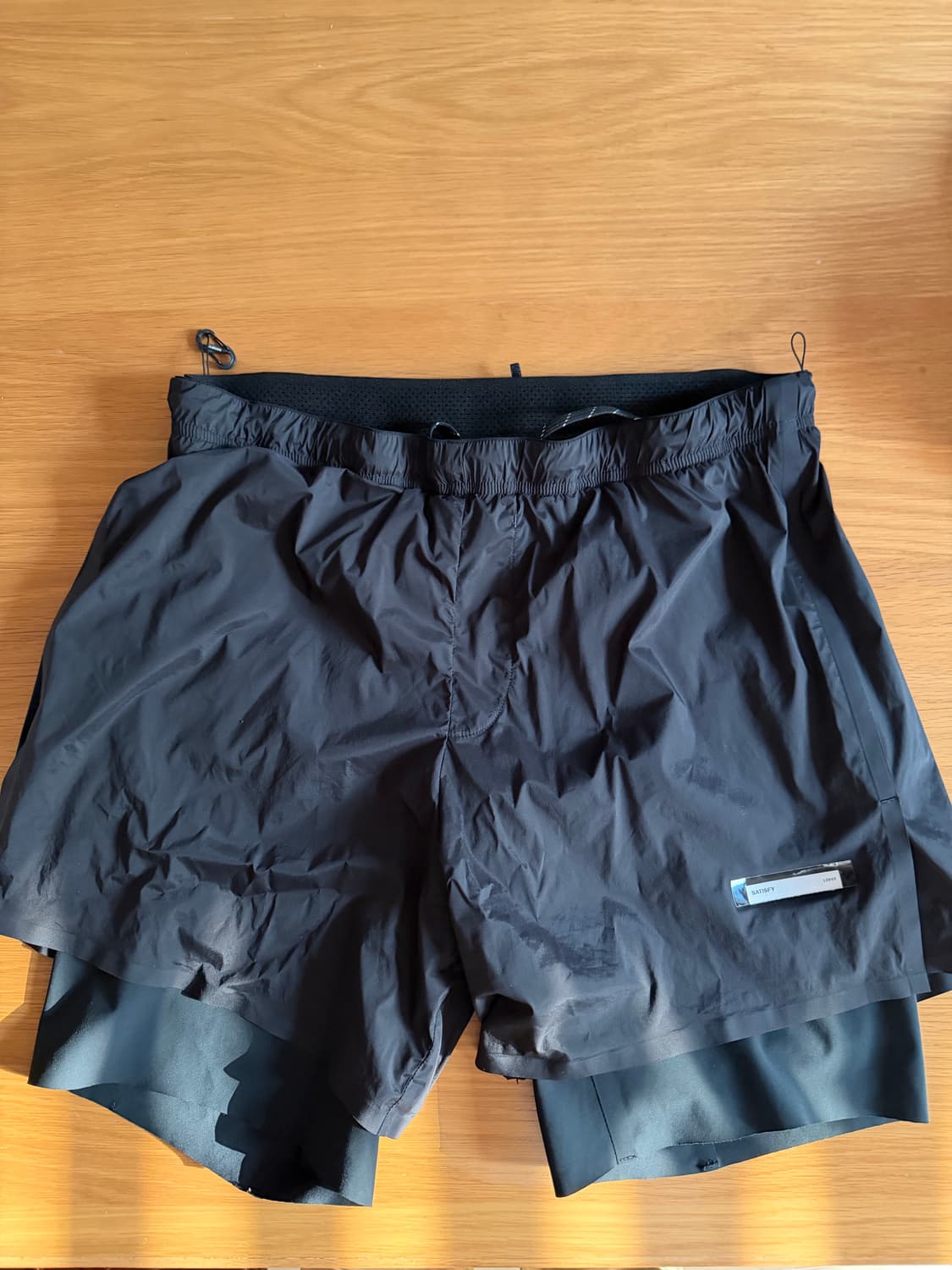 새티스파이 satisfy 테크실크 8인치 블랙 L사이즈 상품이미지1