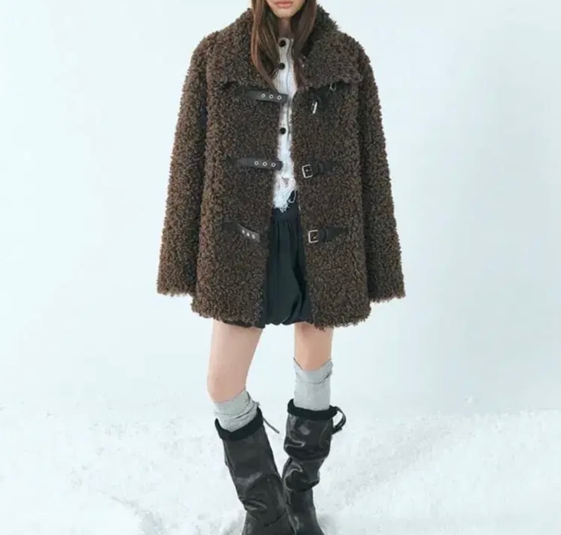 에트몽 버클 시어링 무스탕(Buckle Shearling Mustang) 상품이미지1