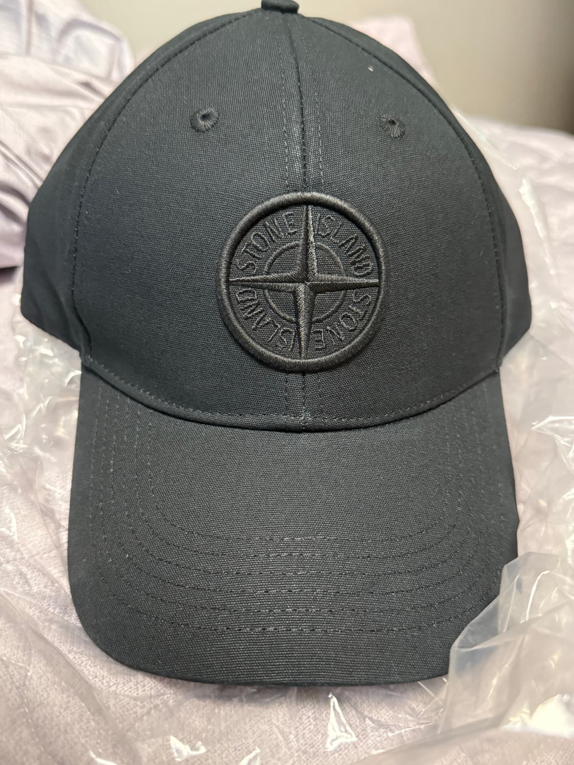 스톤아일랜드 6패널 자수 로고 캡 블랙 상품이미지1