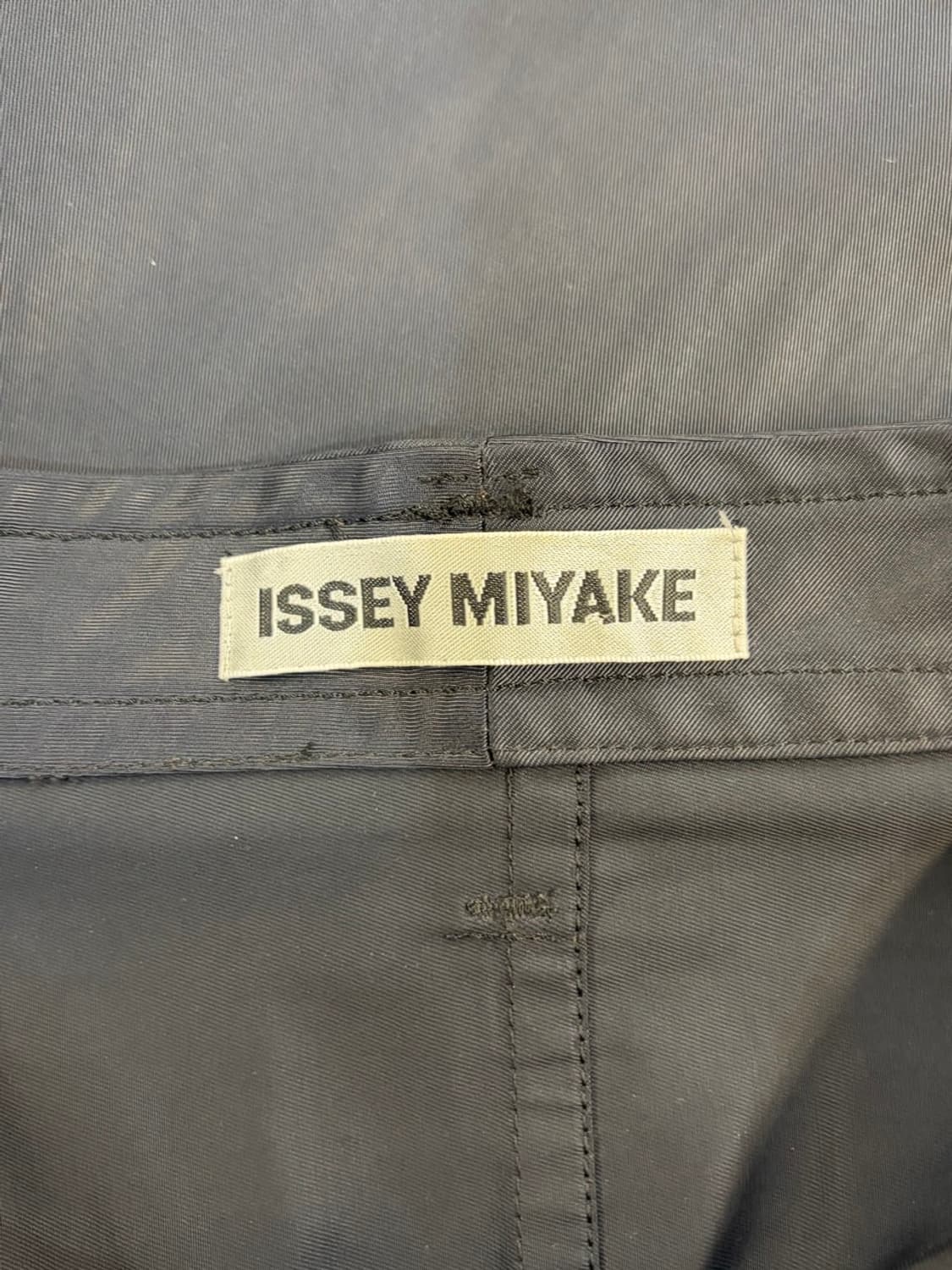 (3) ISSEY MIYAKE 이세이미야케 사이드라인 벨티드 스커트 네이 상품이미지5