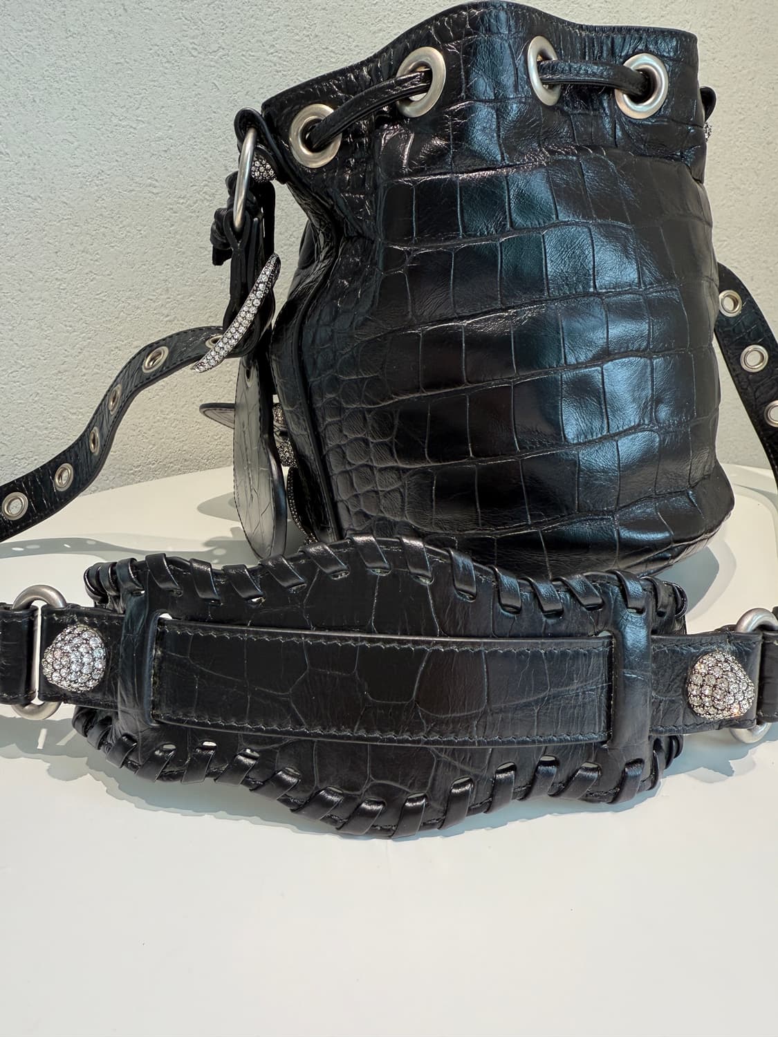 발렌시아가 르카골 버킷백 상품이미지5