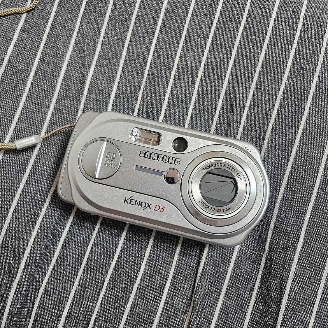 삼성 케녹스 D5 디지털 카메라 상품이미지1