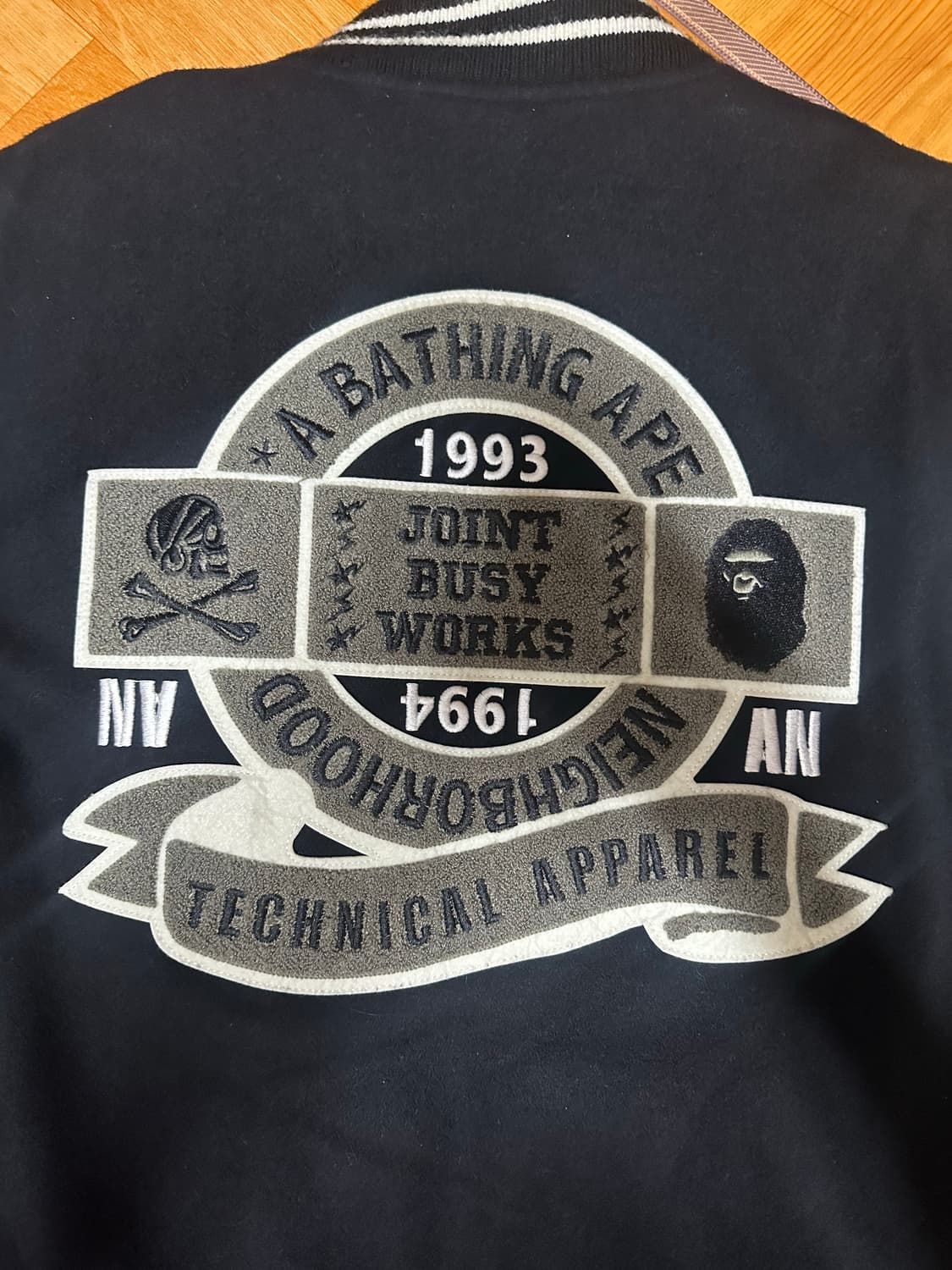 베이프 네이버후드 바시티 검흰 상품이미지8