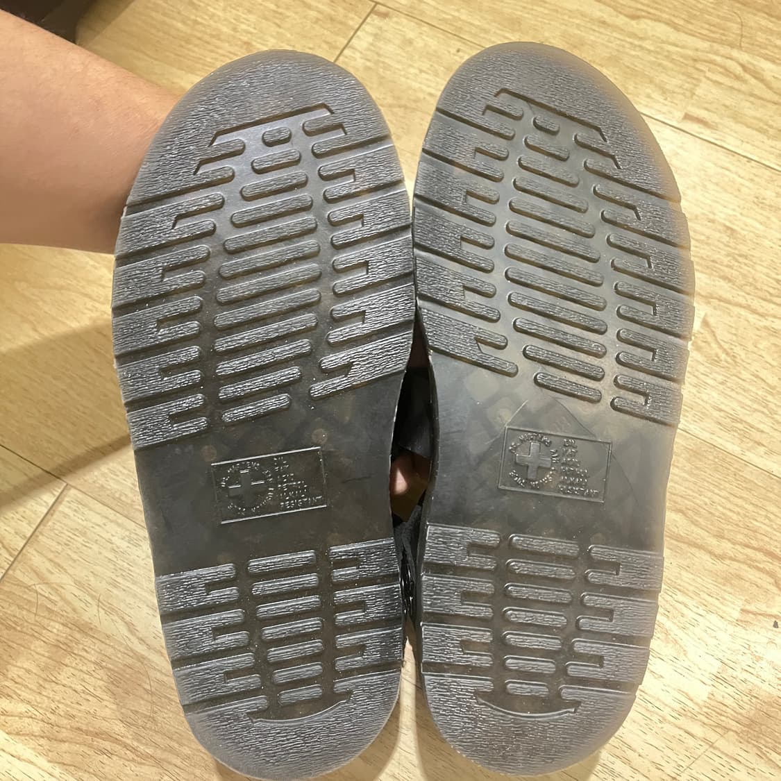 (245~250mm) 닥터마틴 그리폰 블랙 샌들 상품이미지10