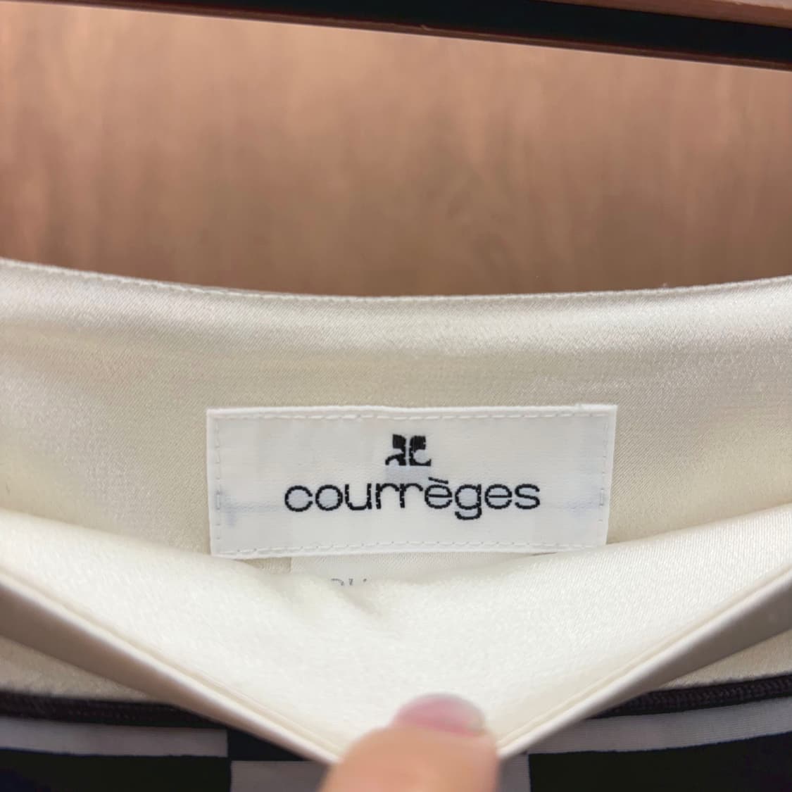  꾸레쥬 미디 스커트 기하학 패턴 허리 패널 디테일 플레어핏 네이비 상품이미지6