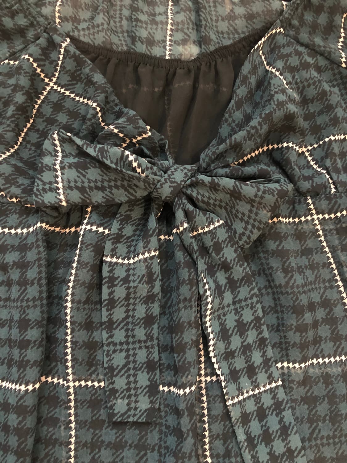 엑시즈팜깔 민소매 리본 블라우스 상품이미지3