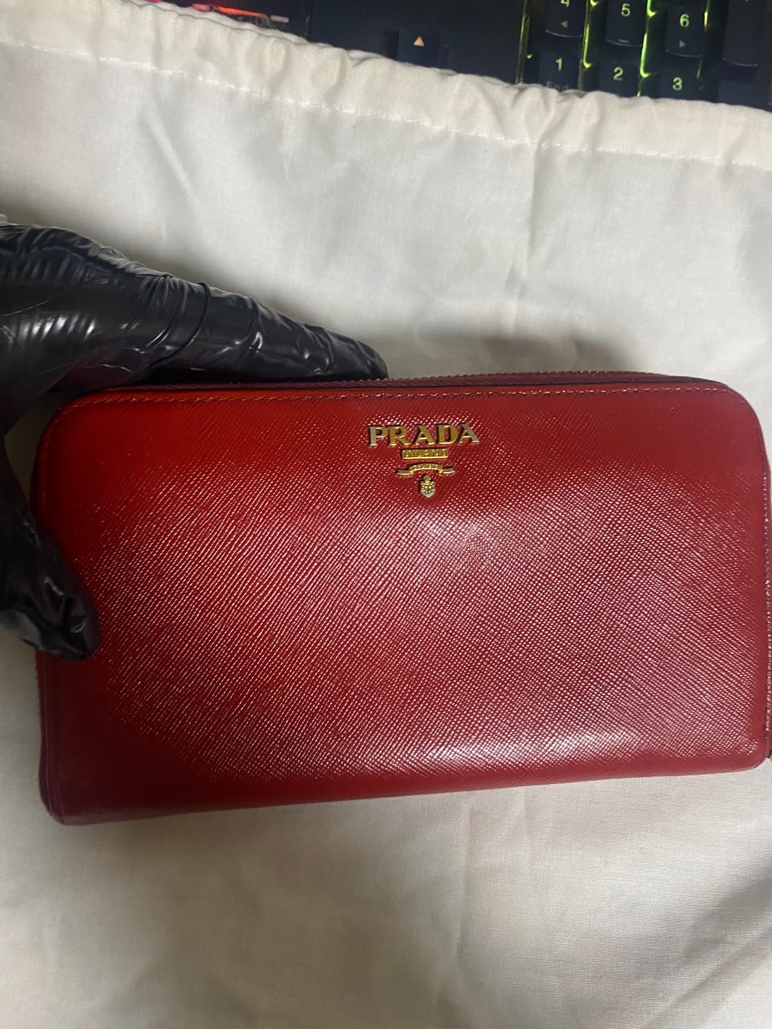 [정품] 프라다 집어라운드 금장 버건디 장지갑 상품이미지2
