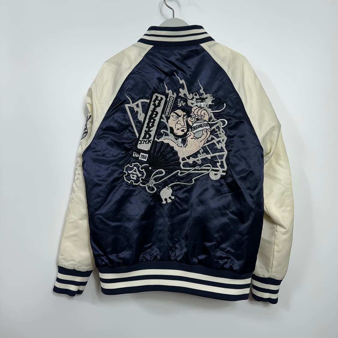 뉴에라 x 하이브리드잉크 콜라보 스카쟌 자켓 상품이미지2