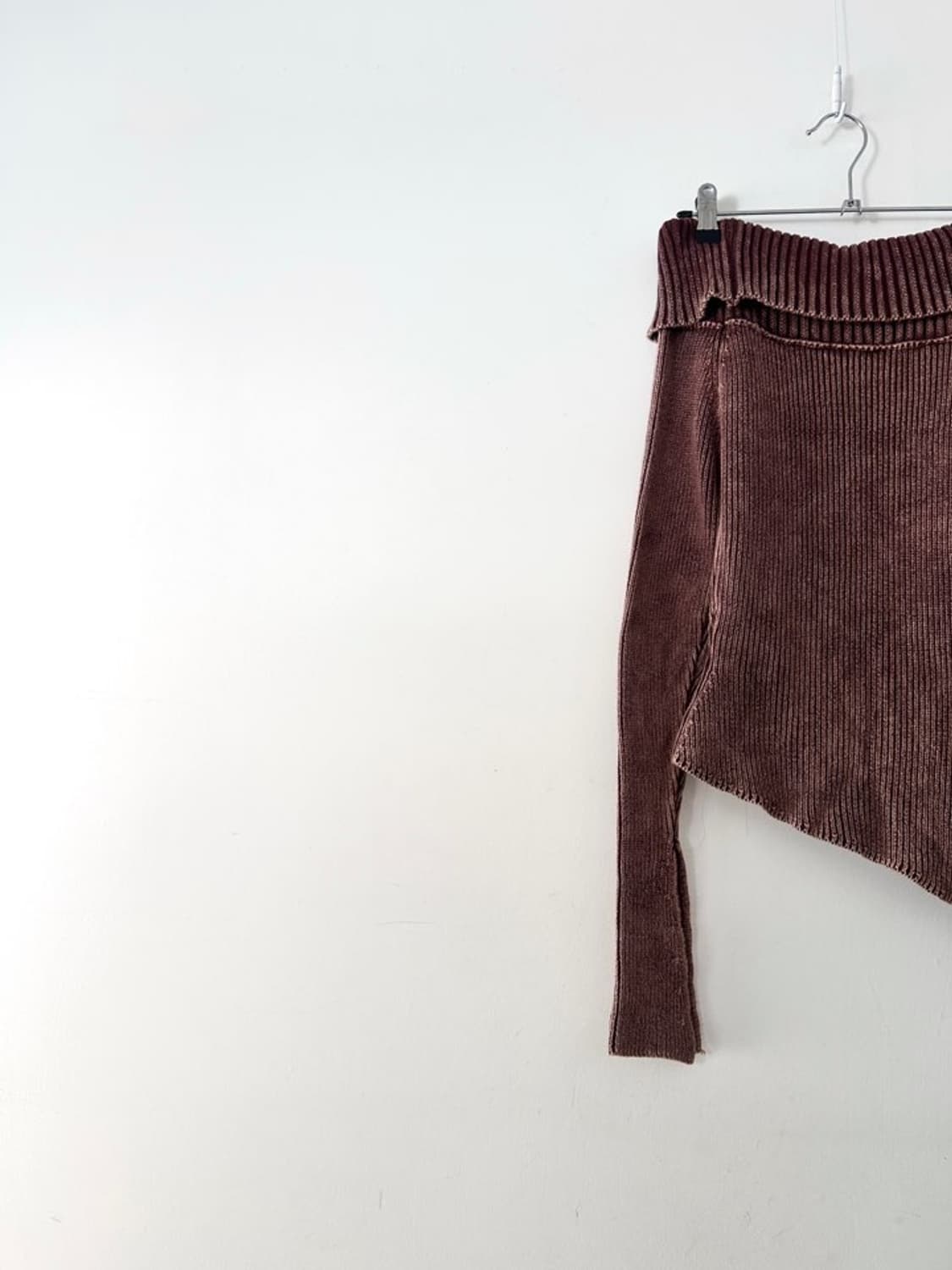 Off shoulder unbalanced knit / red 상품이미지2