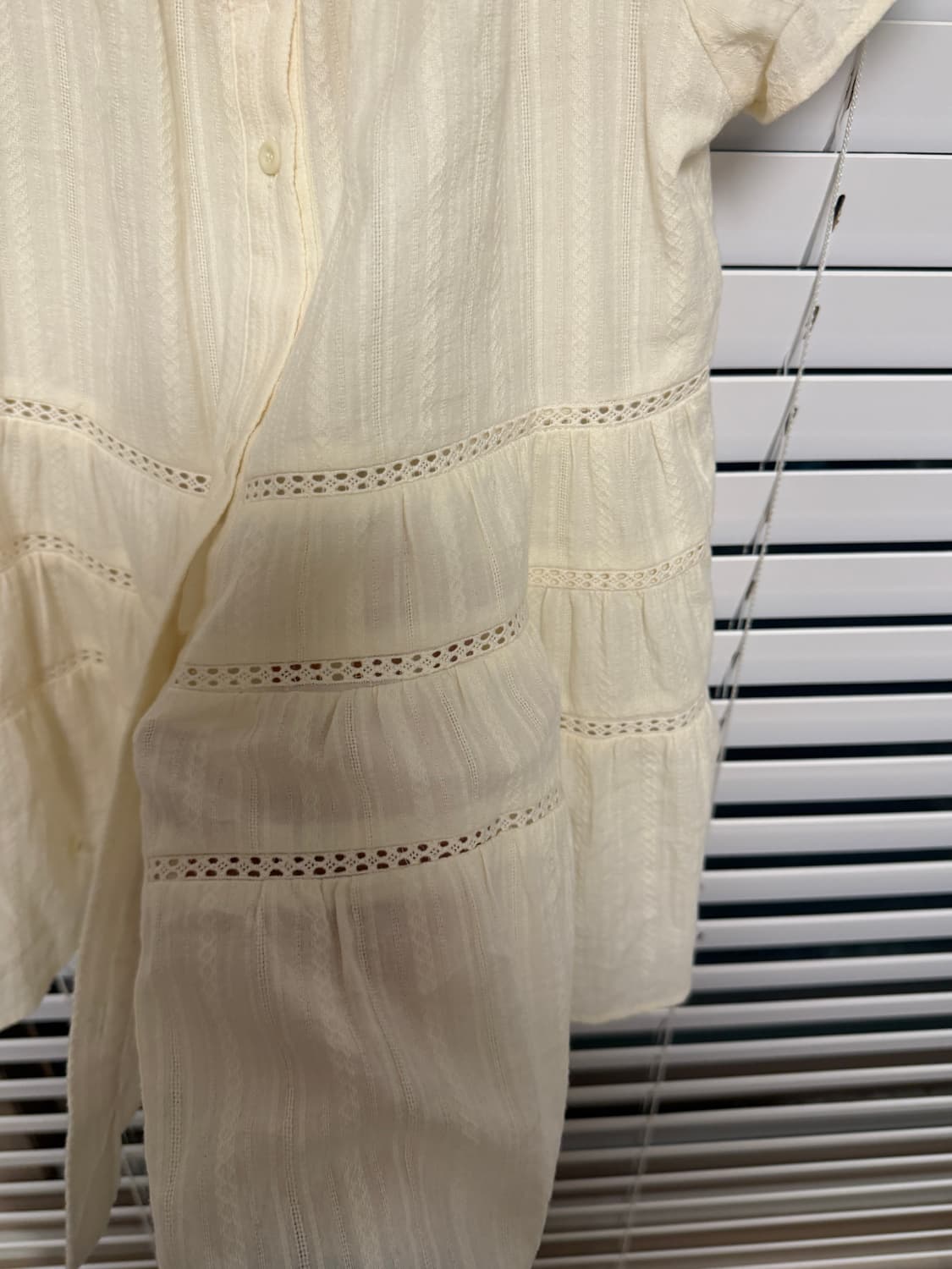 아우로 lace flare blouse  상품이미지5