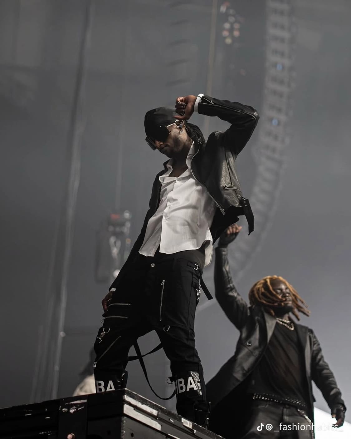 후드바이에어 본디지 팬츠 국문탭 카티착용 상품이미지4