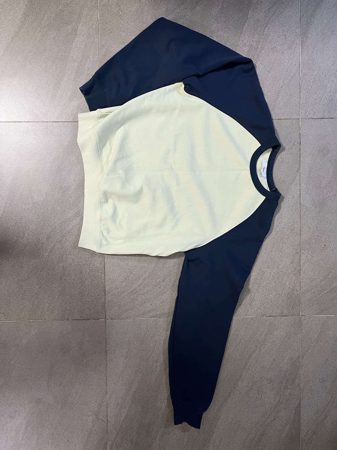 포저 맨투맨 상품이미지1