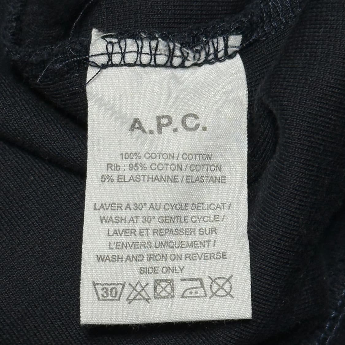 A.P.C 19fw 로고 네이비 맨투맨 상품이미지4