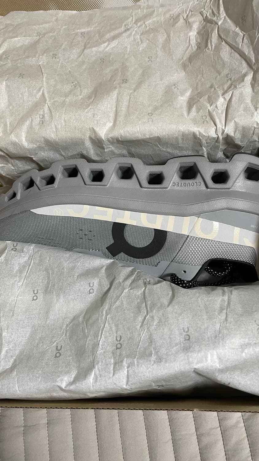 온러닝 클라우드몬스터 알로이 실버 43 275 9.5 상품이미지1