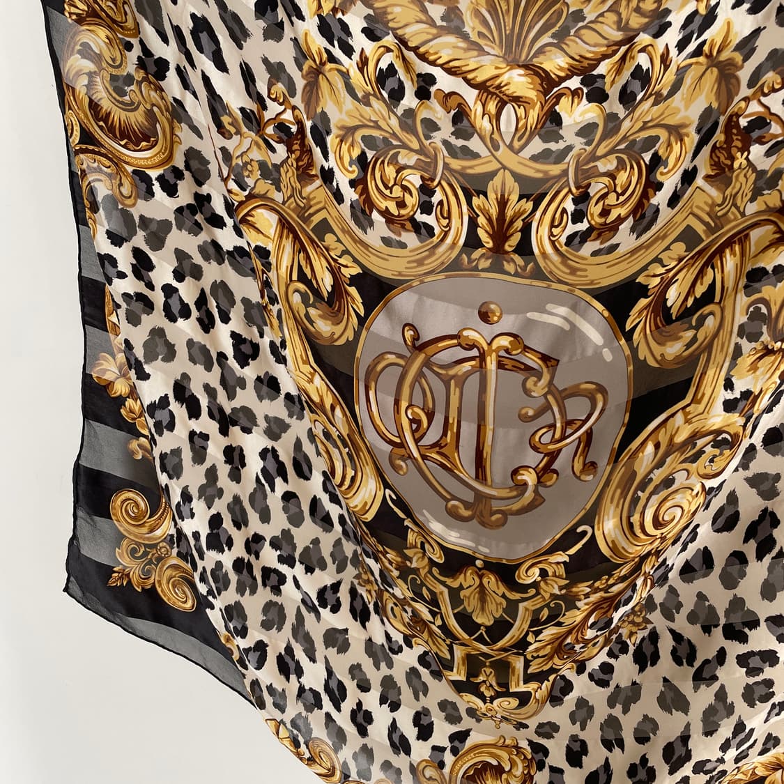 크리스찬 디올 블랙 95 까레 레오파드 스카프 상품이미지4