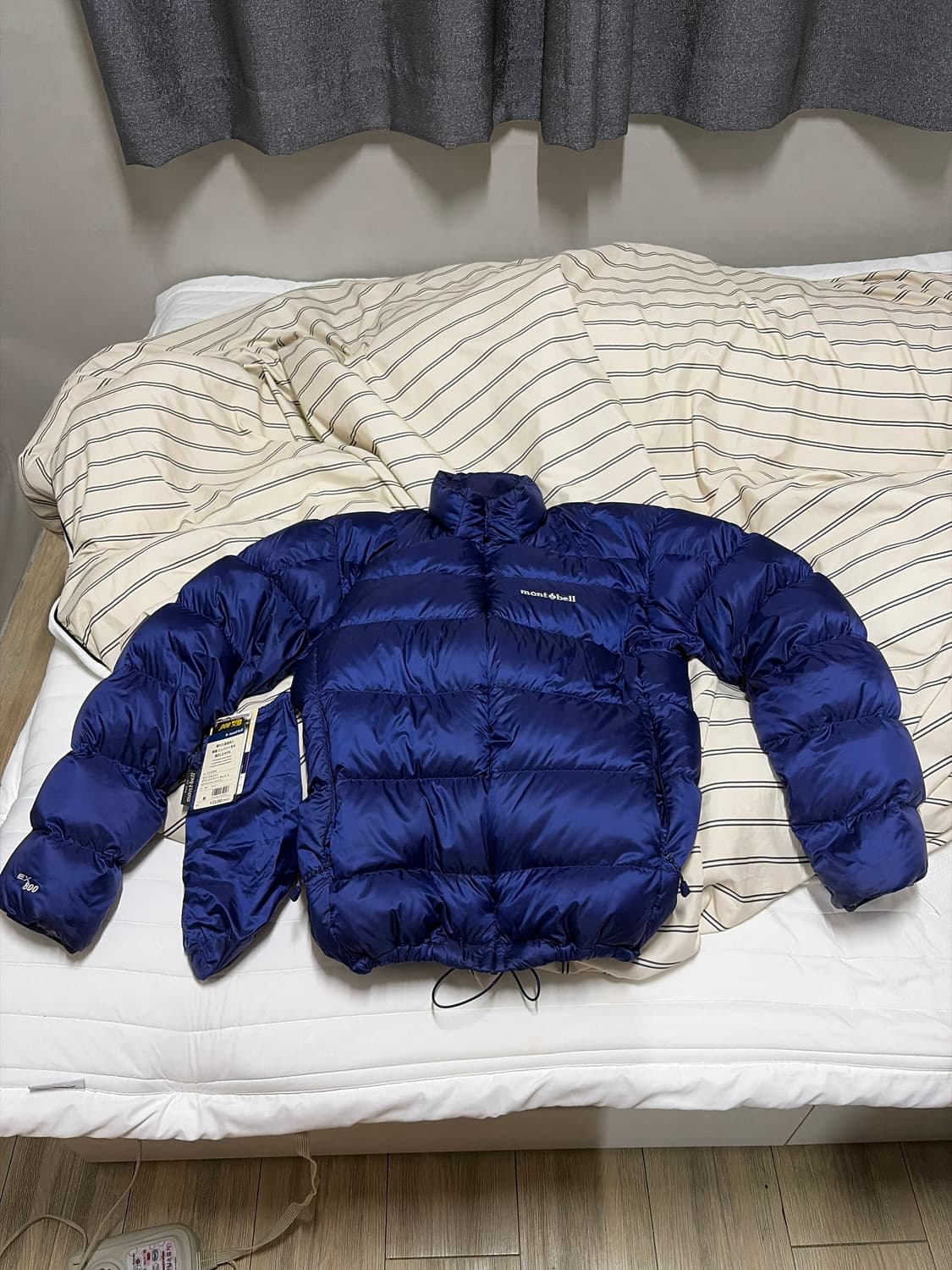 몽벨 라이트 알파인 다운 파카 인디고 M사이즈 상품이미지1