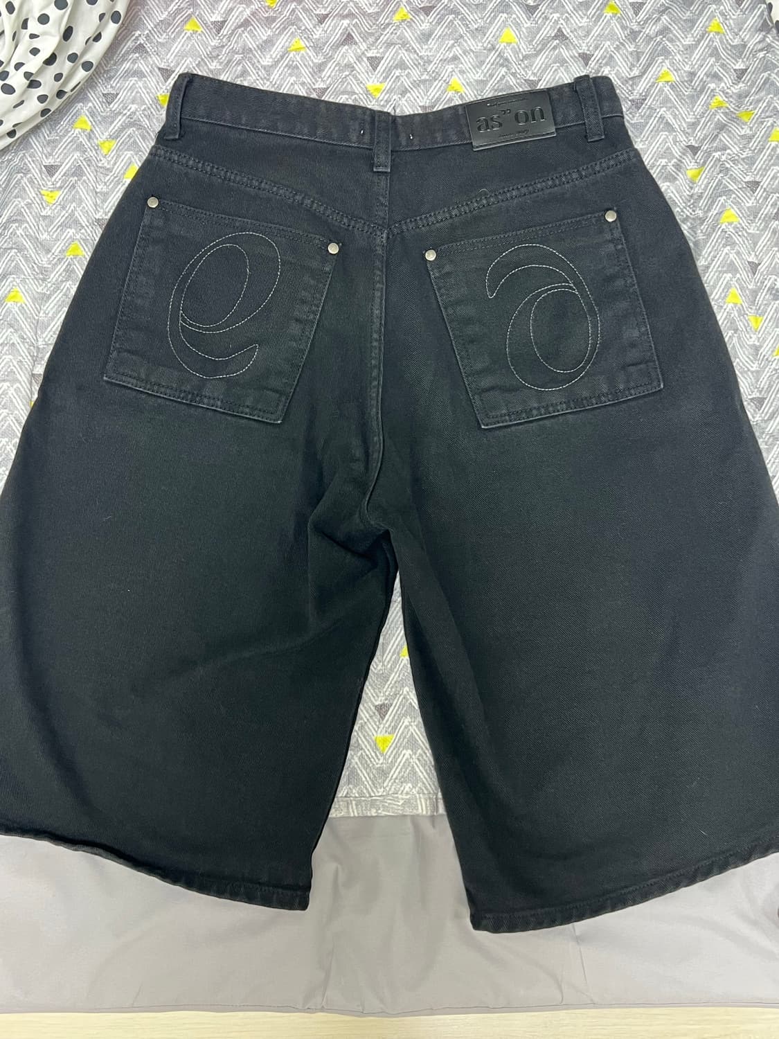 애즈온 BLACK BURMUDA PANTS 상품이미지2