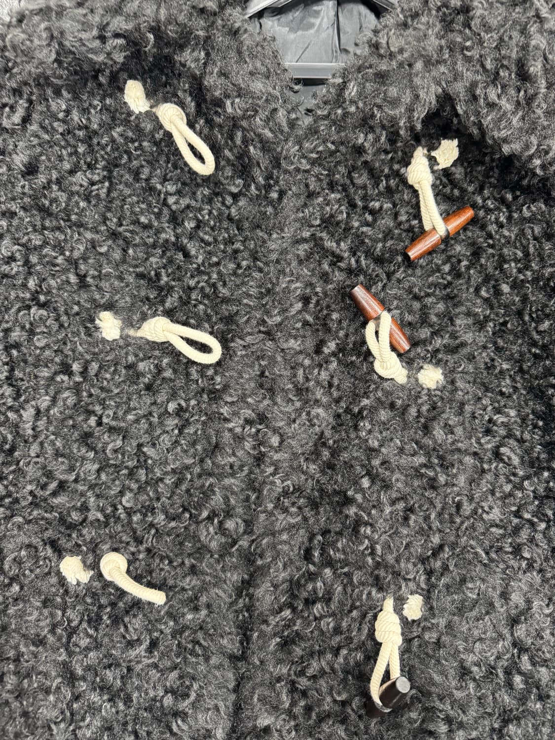 마이스 뽀글 더플 퍼 코트 블랙 상품이미지5