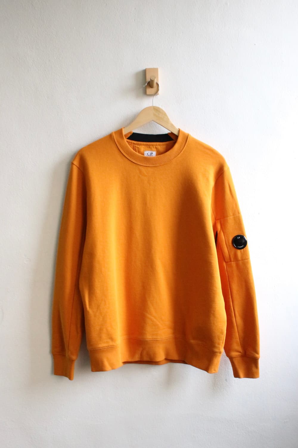 씨피컴퍼니 스웻 셔츠 상품이미지1