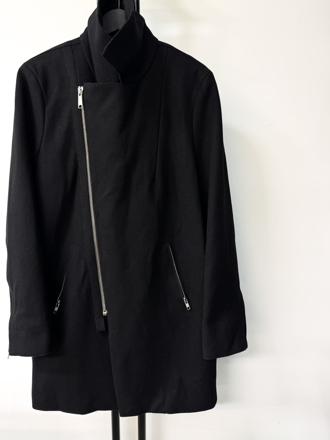 산드로 13fw 디아고날 집 울 코트 상품이미지2