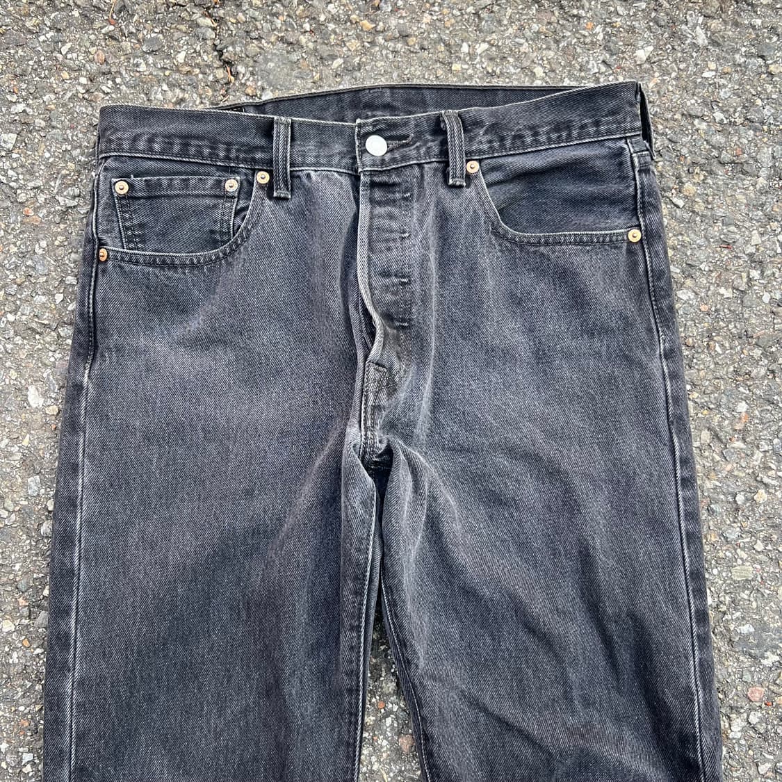 33  리바이스 501 블랙 데님 팬츠입니다 상품이미지2