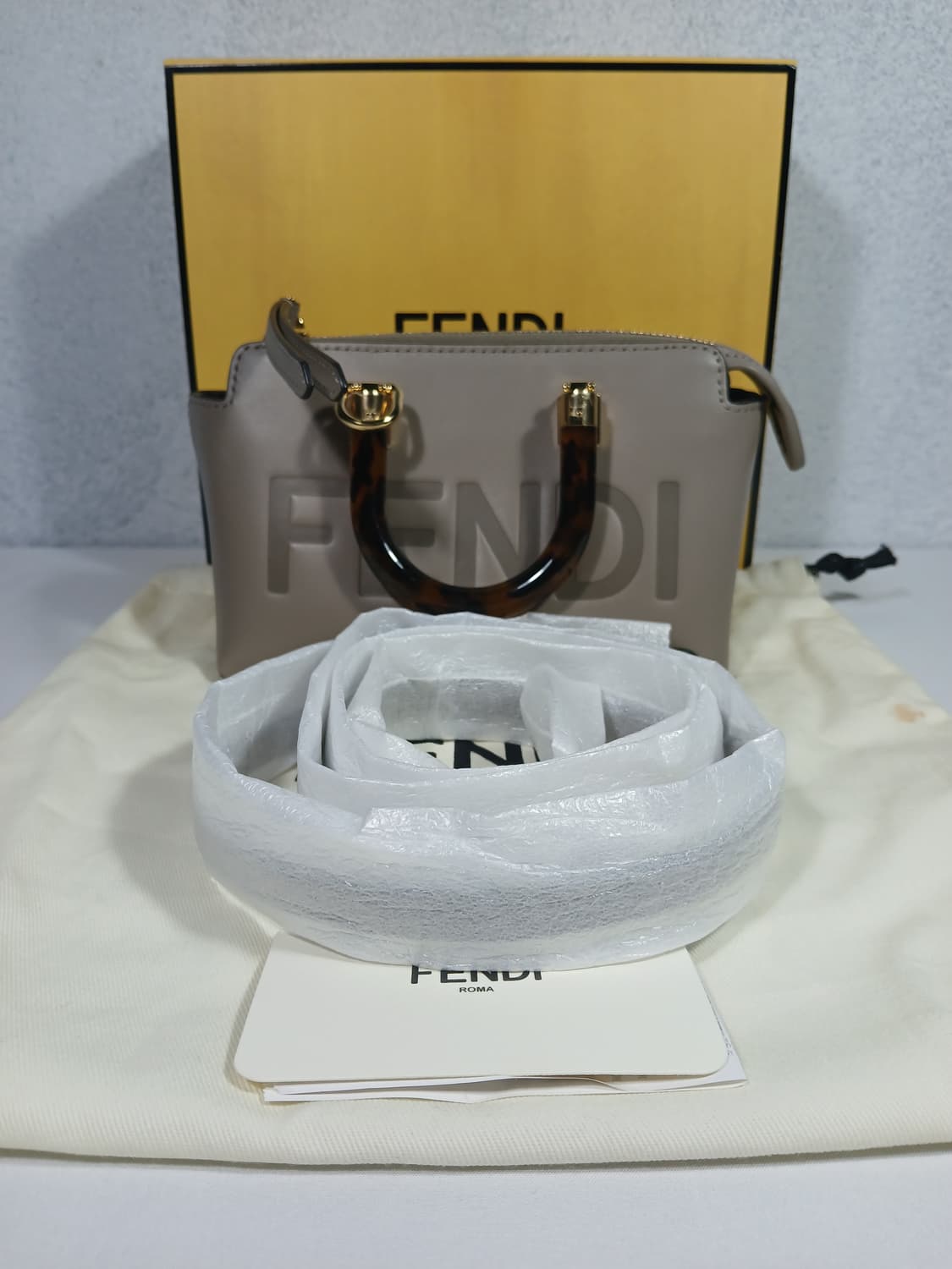 펜디 바이더웨이 토트백 미니 8BS067 상품이미지1