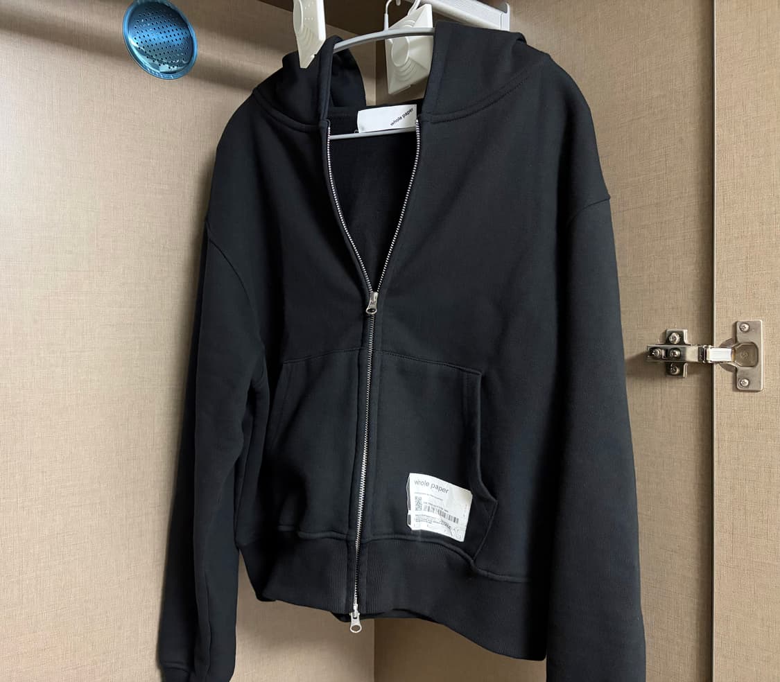 홀페이퍼 기모 안김의 블랙 후드집업 큐빅 상품이미지2